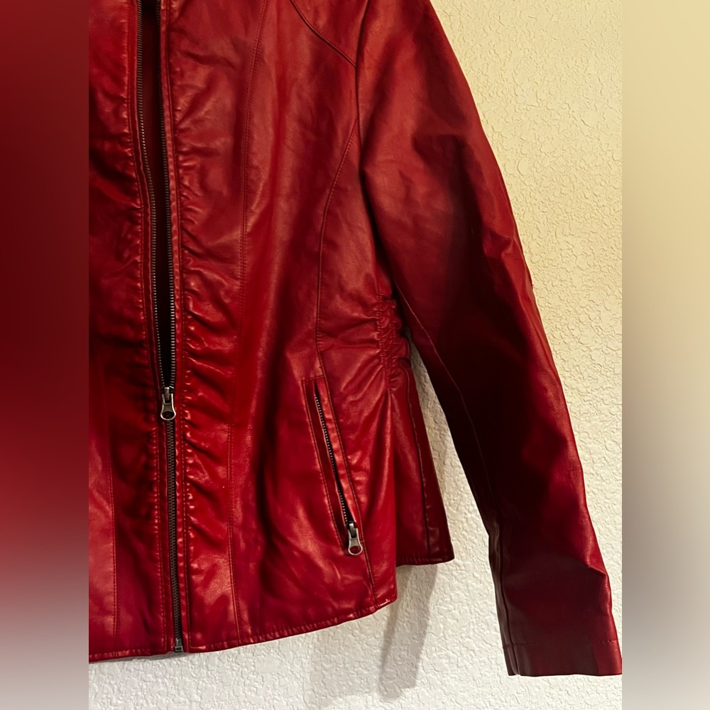 Baccini Vegan Red leather jacket - Picture 6 of 14